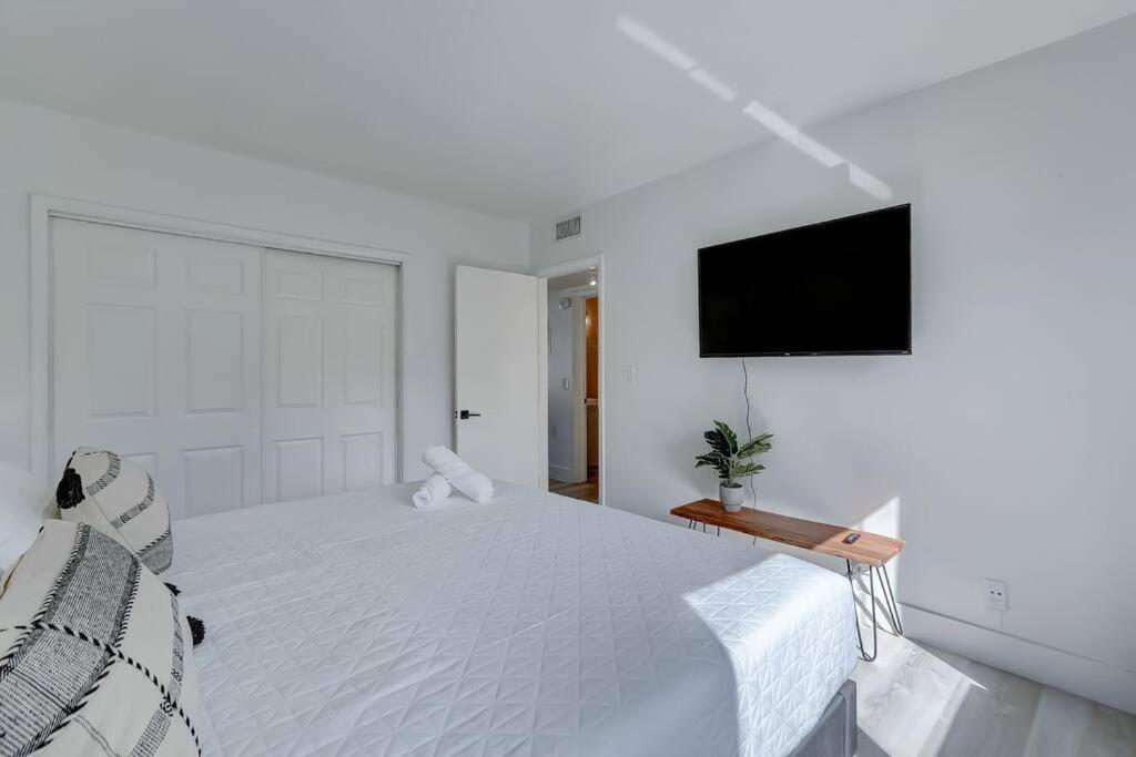 Chic Retreat: 2Br Apartment! Fort Lauderdale Esterno foto