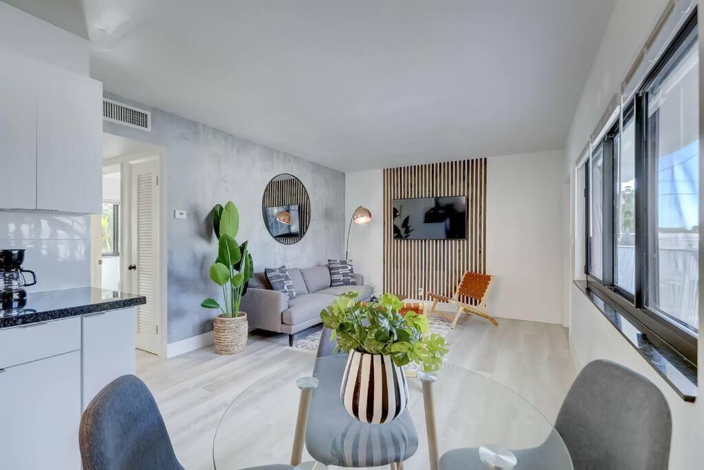 Chic Retreat: 2Br Apartment! Fort Lauderdale Esterno foto